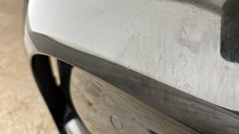 MERCEDES EQC Multiple chips