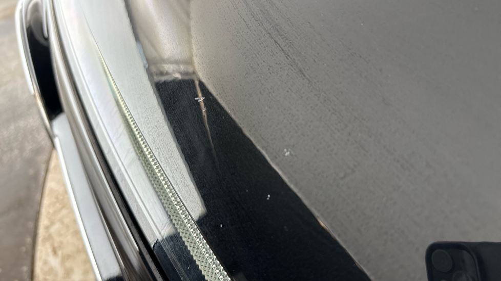 MERCEDES EQC Multiple chips