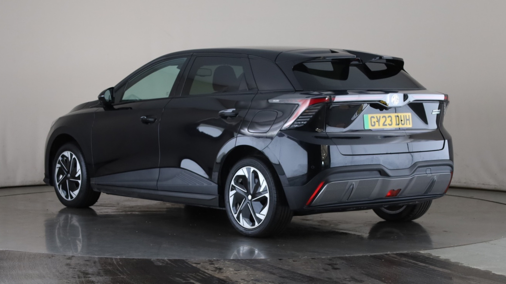 150kW Trophy EV Long Range 64kWh 5dr Auto