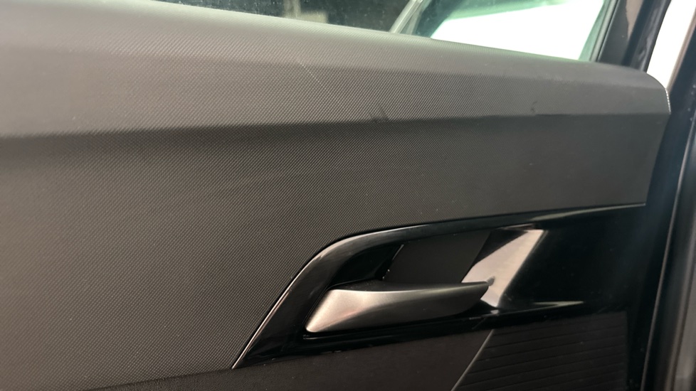 MG MG4 Scratches