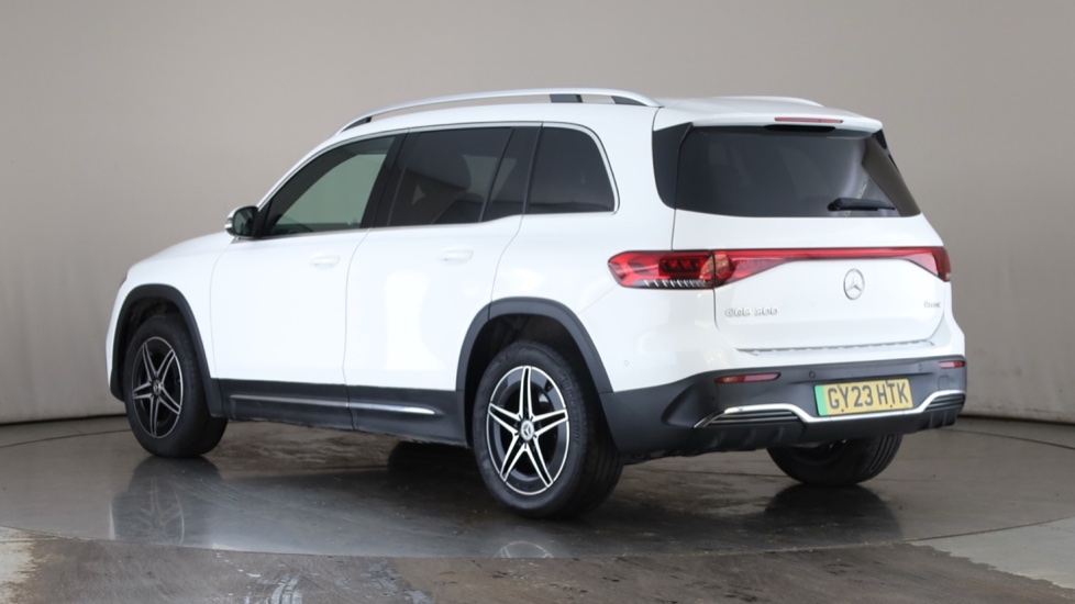 MERCEDES EQB Image 3