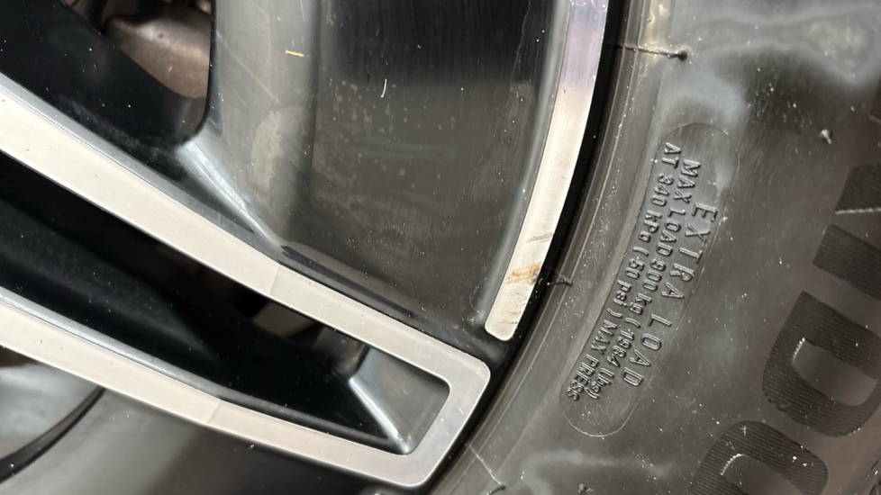 MERCEDES EQB Scuff