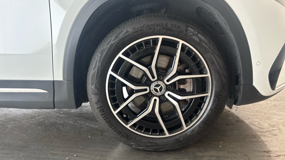 MERCEDES EQA Image 20