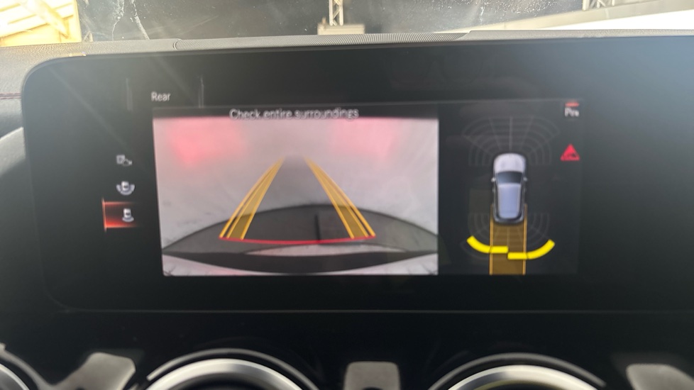 MERCEDES EQA reverse camera