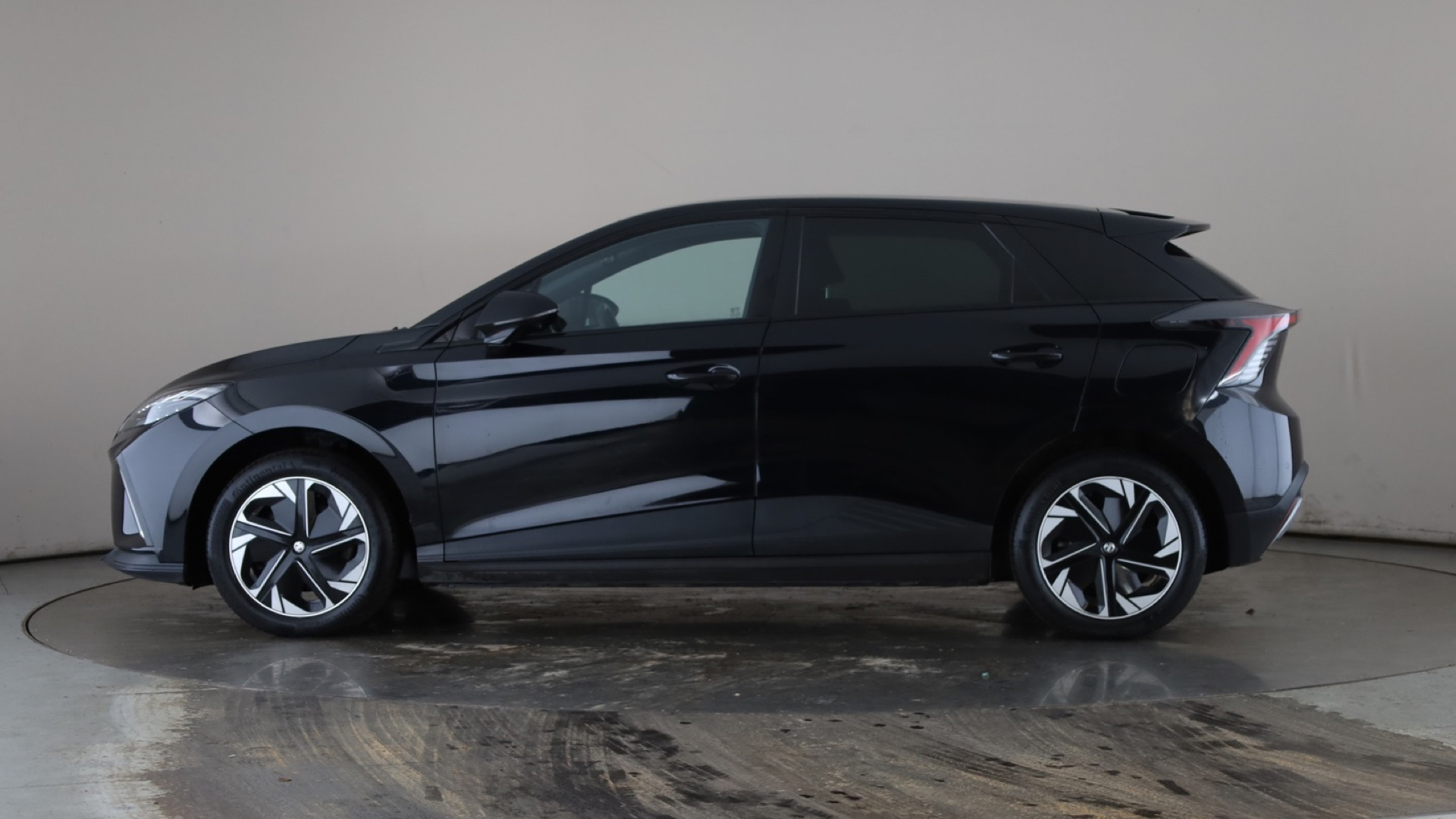 150kW Trophy EV Long Range 64kWh 5dr Auto