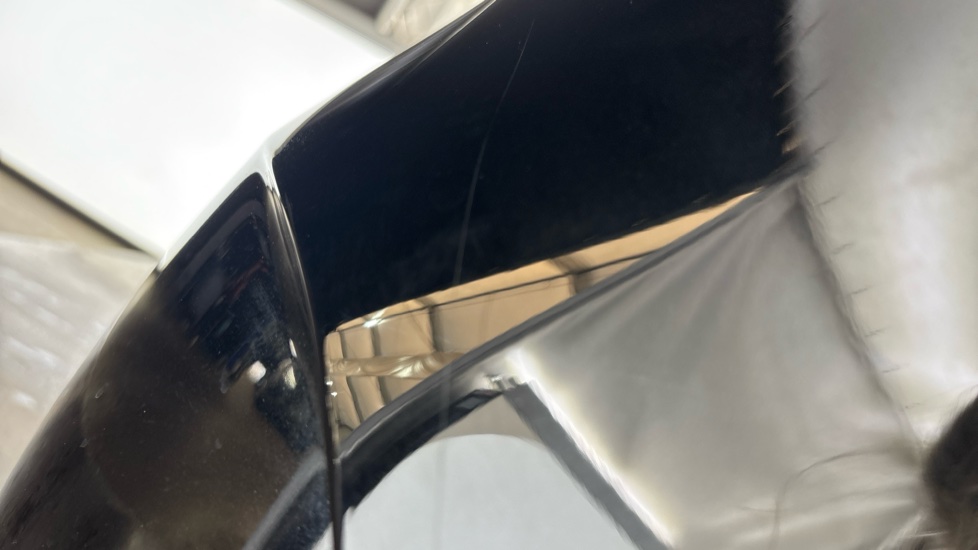 MERCEDES GLC Scratches