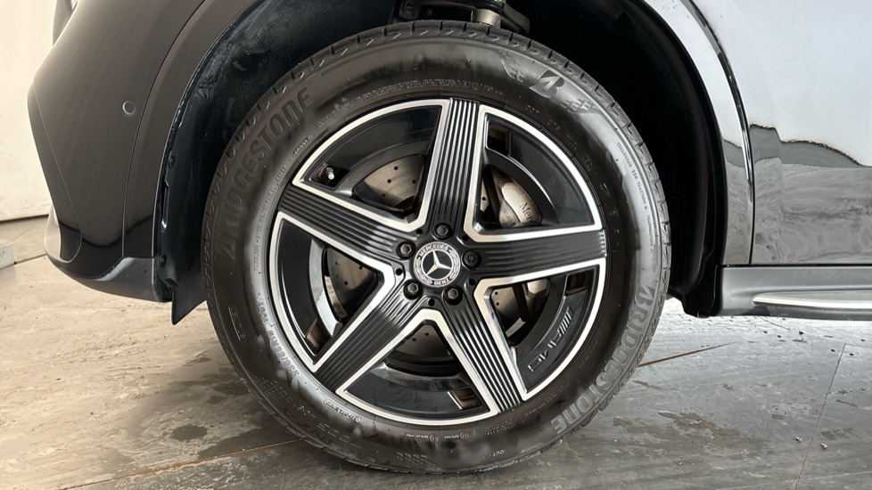 MERCEDES GLC Image 17