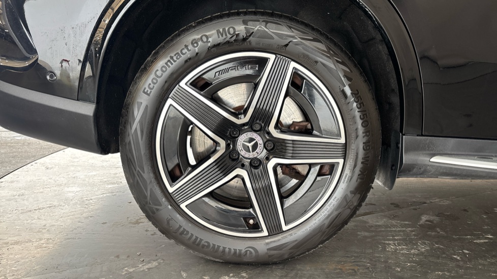 MERCEDES GLC Image 19