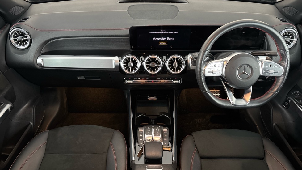 MERCEDES EQB Image 11