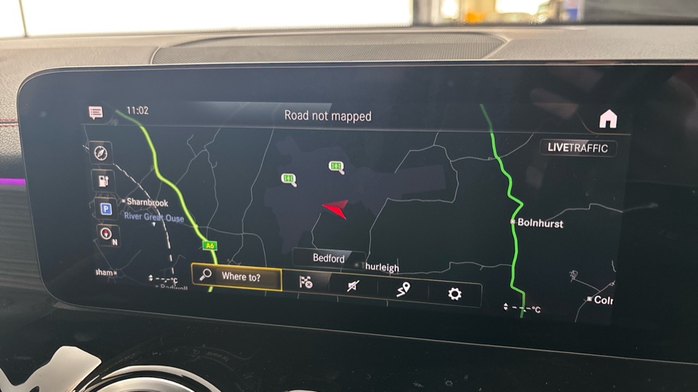 MERCEDES EQB Image 12