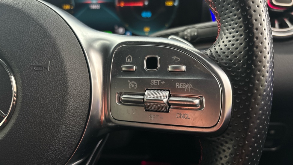 MERCEDES EQB Cruise control