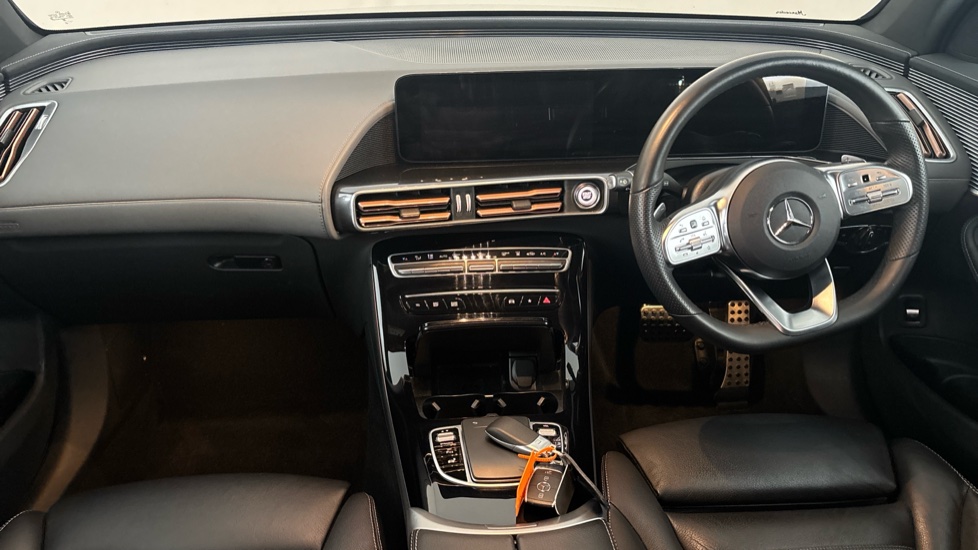 MERCEDES EQC Image 11