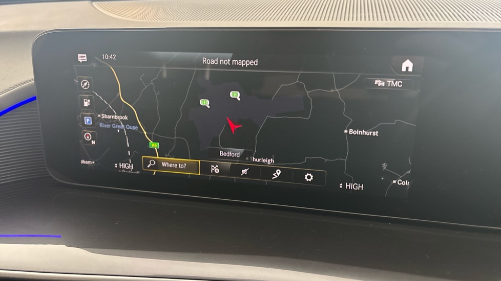 MERCEDES EQC Image 12