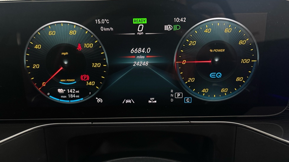 MERCEDES EQC Image 13
