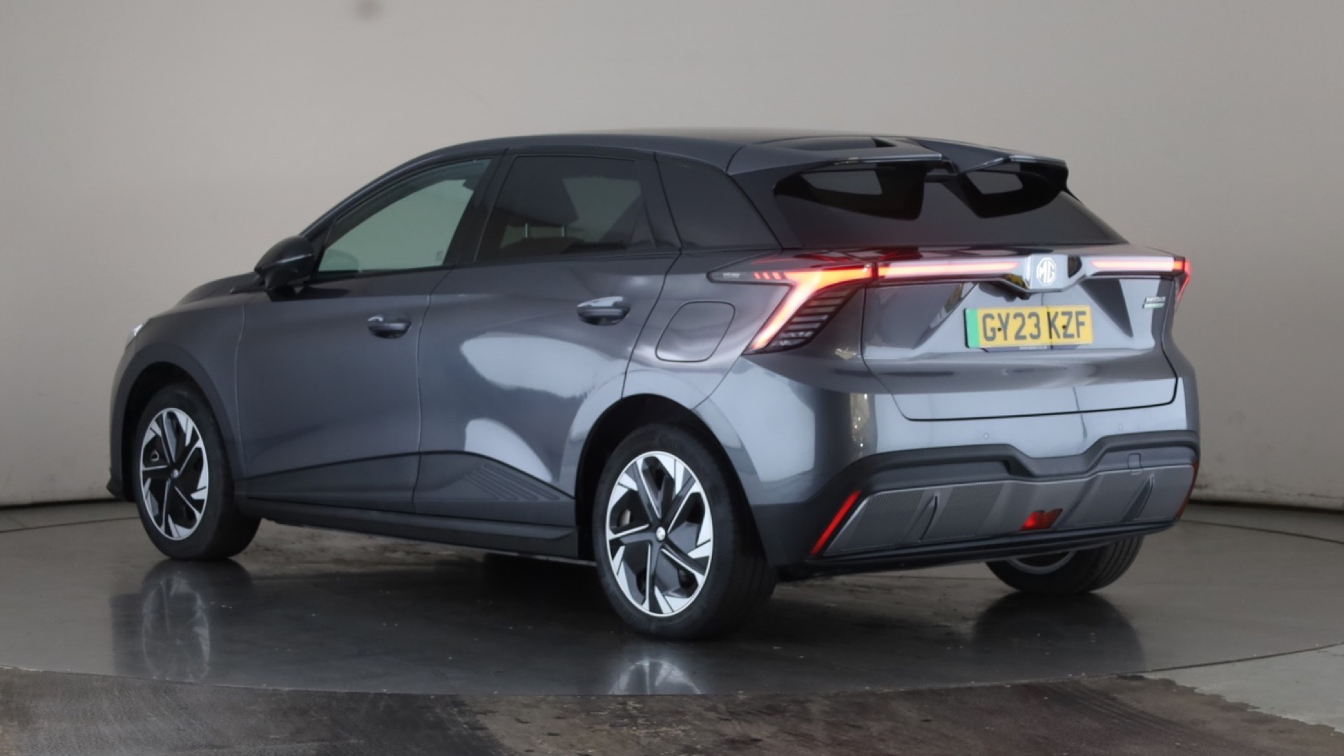 150kW Trophy EV Long Range 64kWh 5dr Auto