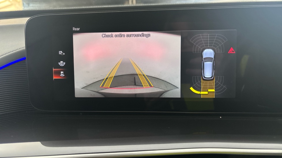 MERCEDES EQC reverse camera