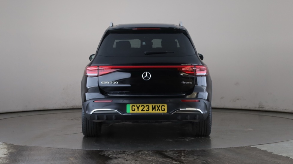 MERCEDES EQB Image 4
