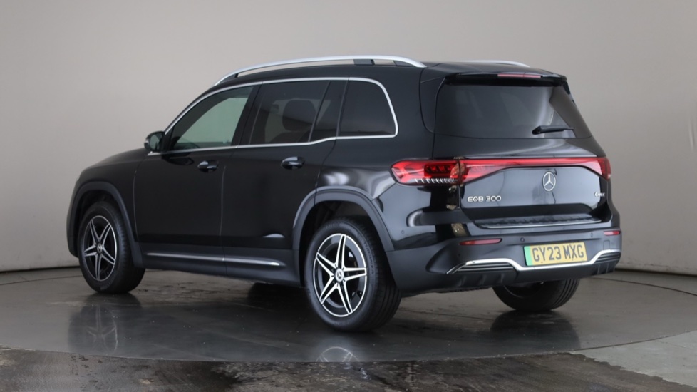 MERCEDES EQB Image 3