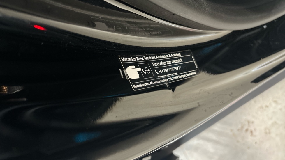 MERCEDES EQB Dents and scratches