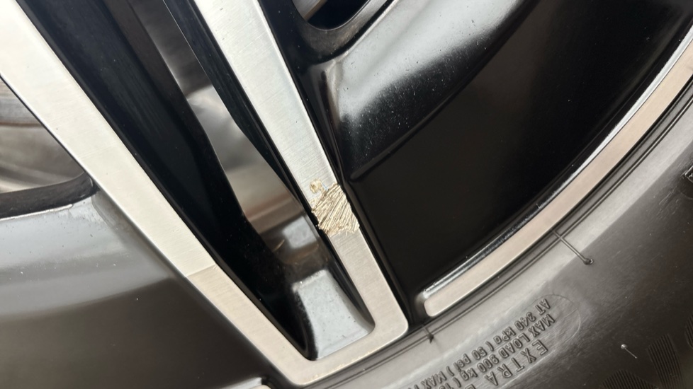 MERCEDES EQB Scuff