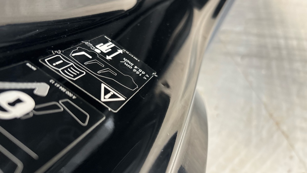 MERCEDES EQB Dents