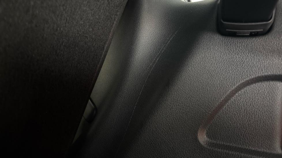 MERCEDES EQB Scuff