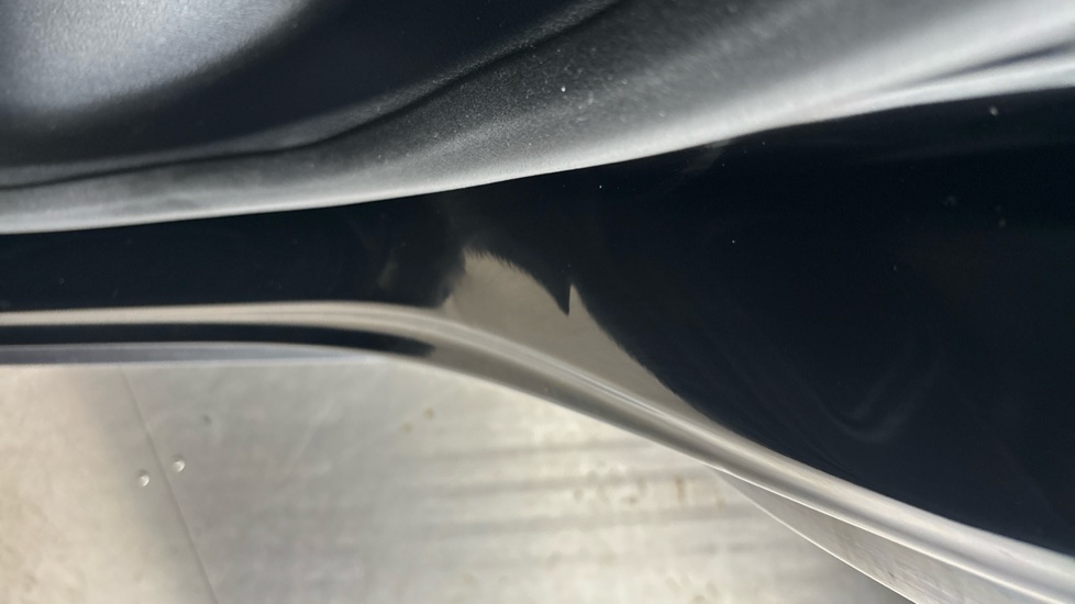 MERCEDES EQB Dents and scratches