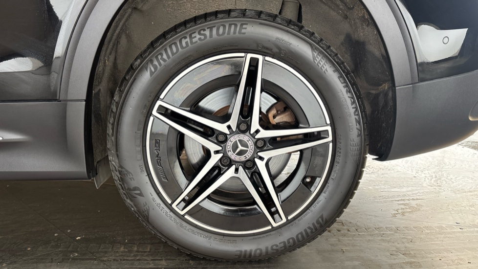 MERCEDES EQB Image 18