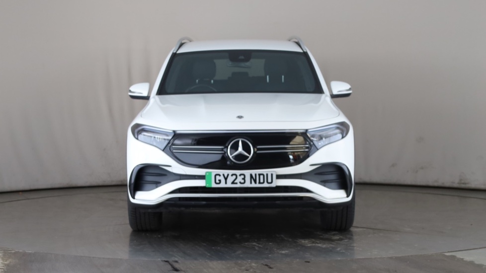 MERCEDES EQB Image 8