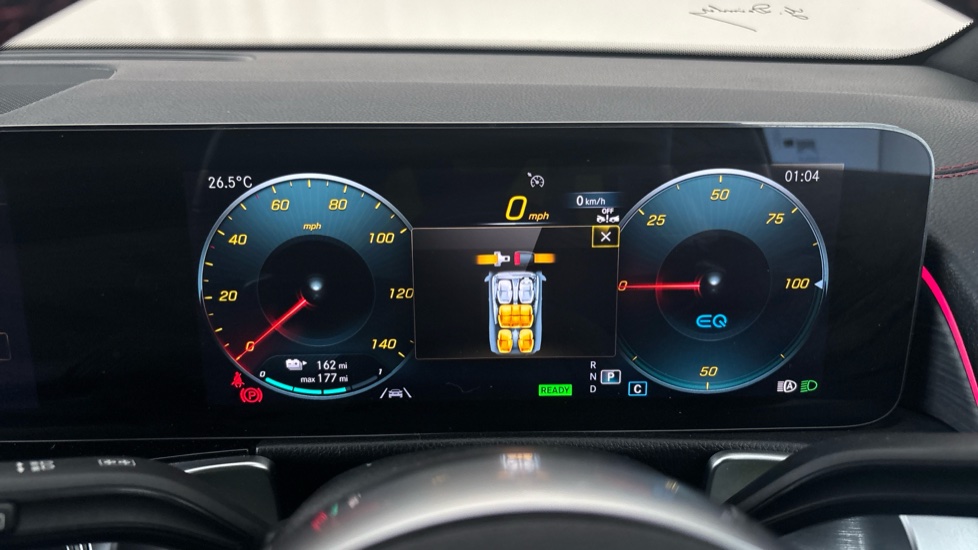MERCEDES EQB Image 13