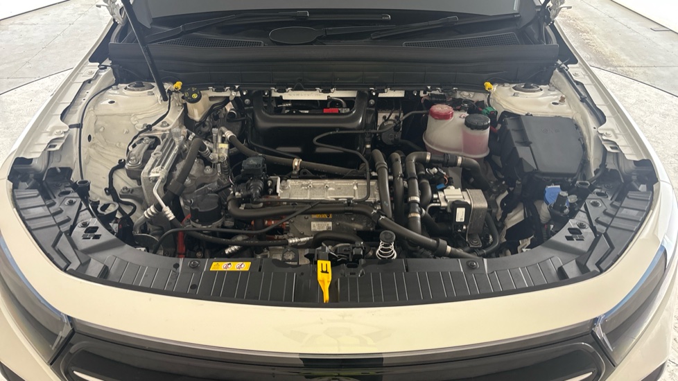 MERCEDES EQB Image 16
