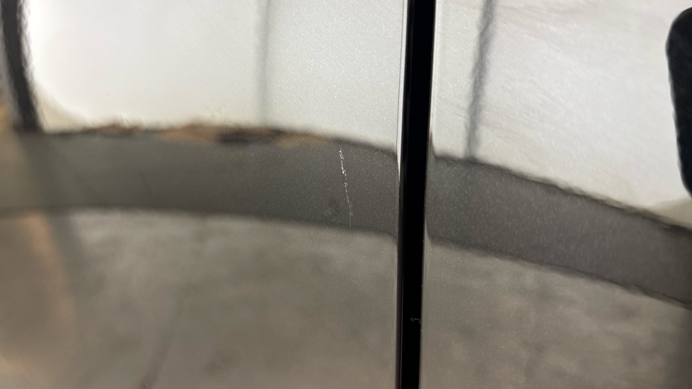 MERCEDES EQC Scratches