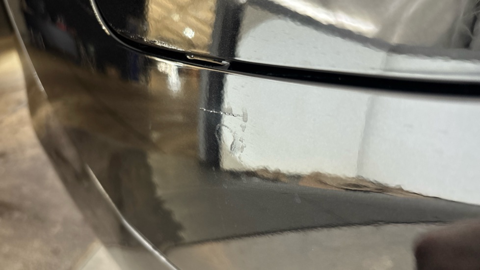 MERCEDES EQC Scratches