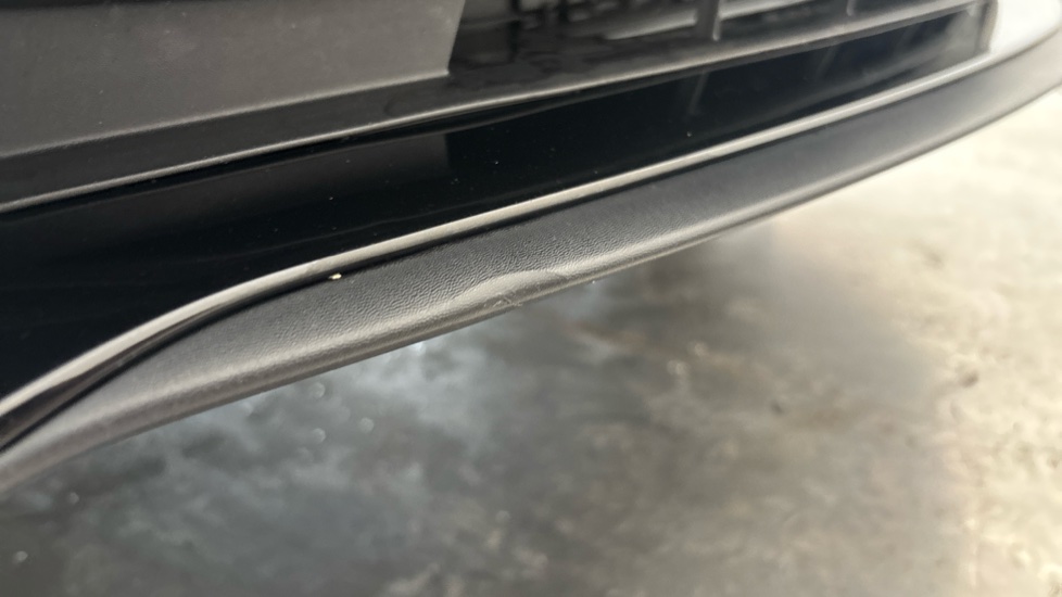 MERCEDES EQC Dent and scuff