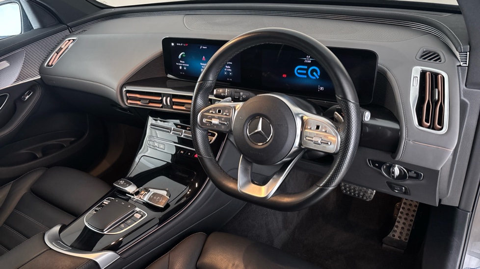 MERCEDES EQC Image 9