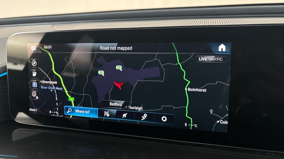 MERCEDES EQC Image 12