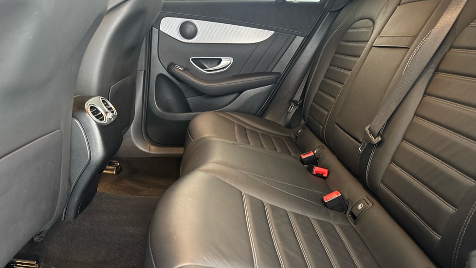MERCEDES EQC Image 14