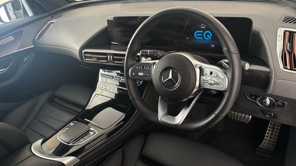 MERCEDES EQC Image 9