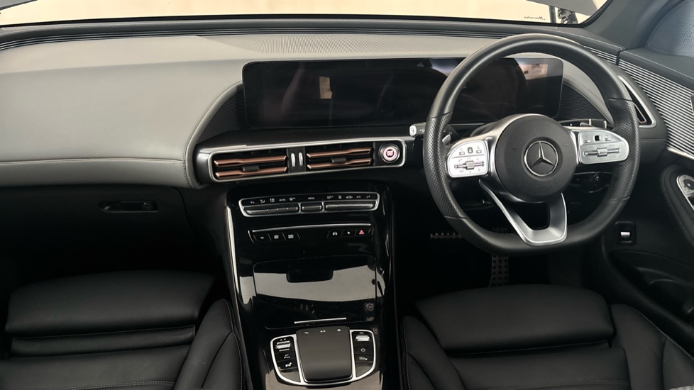 MERCEDES EQC Image 11