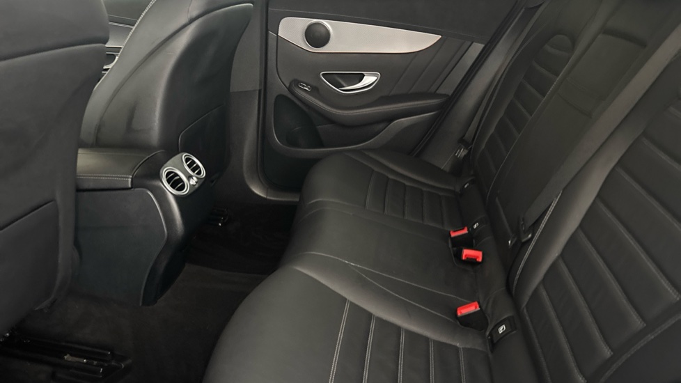 MERCEDES EQC Image 14