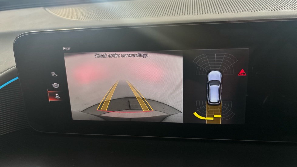 MERCEDES EQC reverse camera