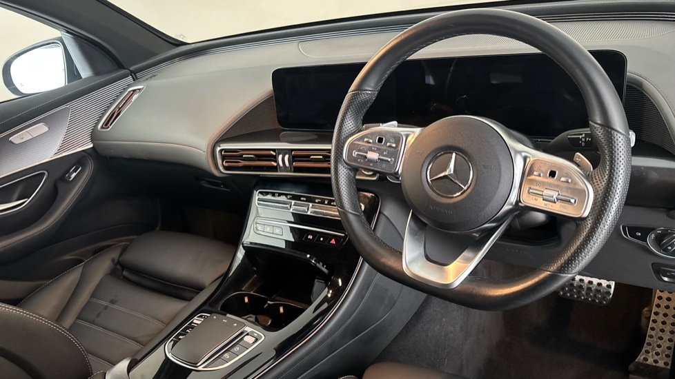 MERCEDES EQC Image 9
