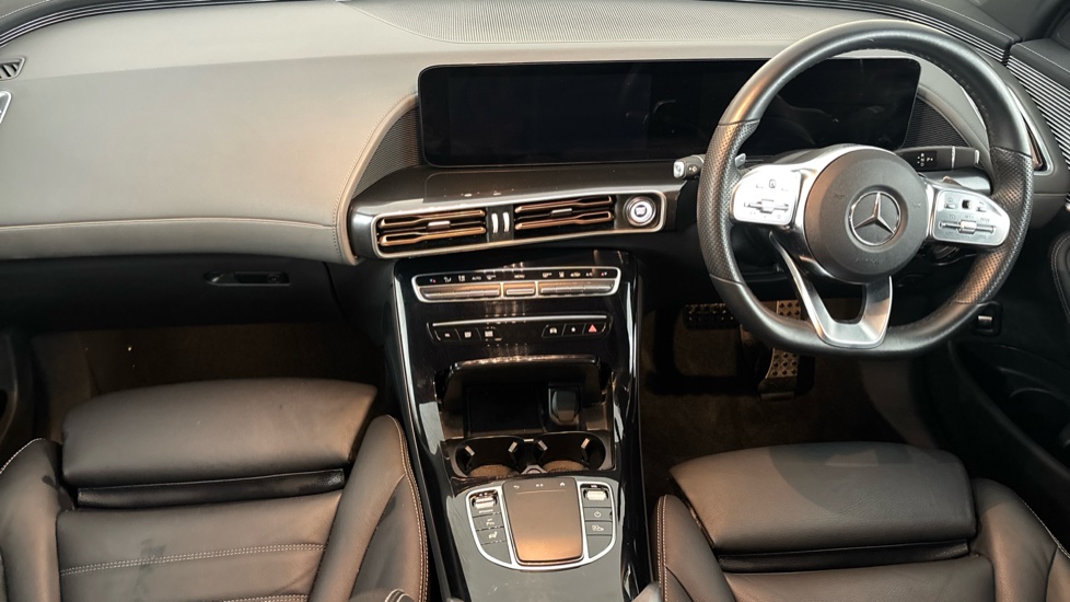 MERCEDES EQC Image 11