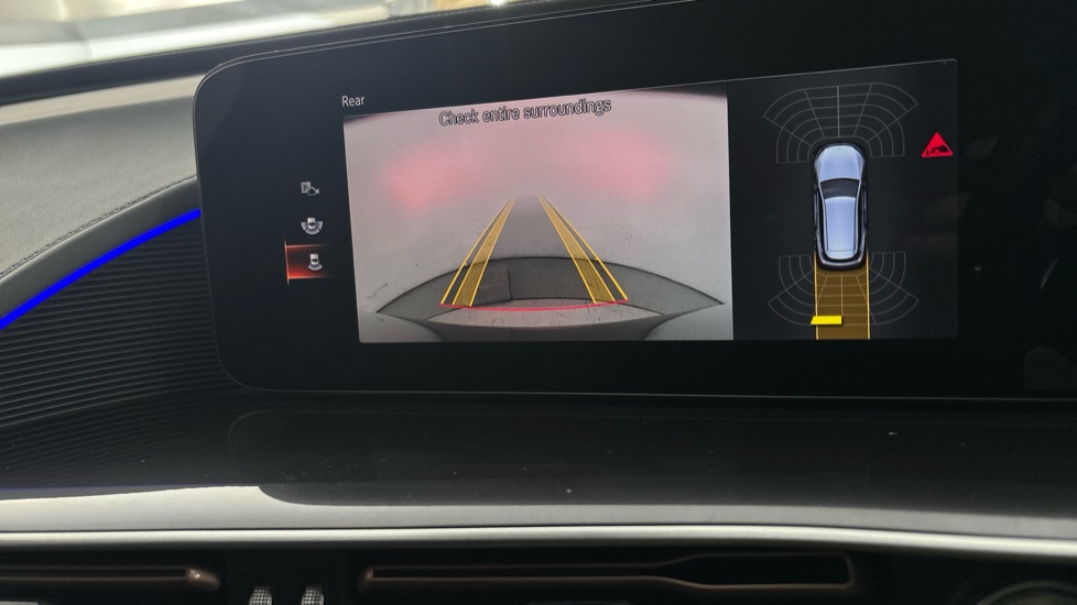MERCEDES EQC reverse camera