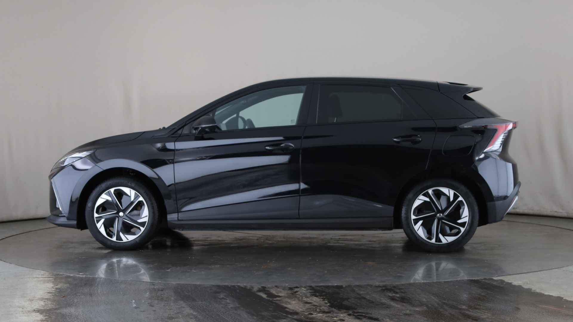 150kW Trophy EV Long Range 64kWh 5dr Auto