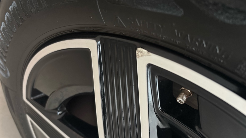 MERCEDES GLC scuff