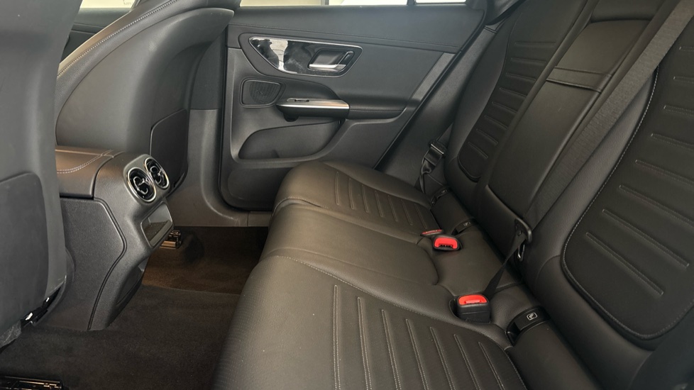 MERCEDES GLC Image 14