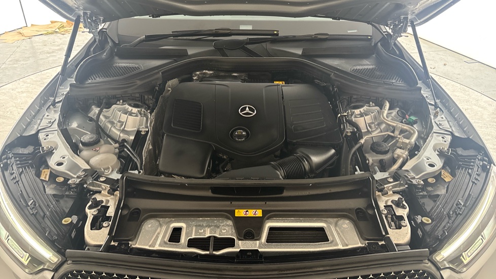 MERCEDES GLC Image 16