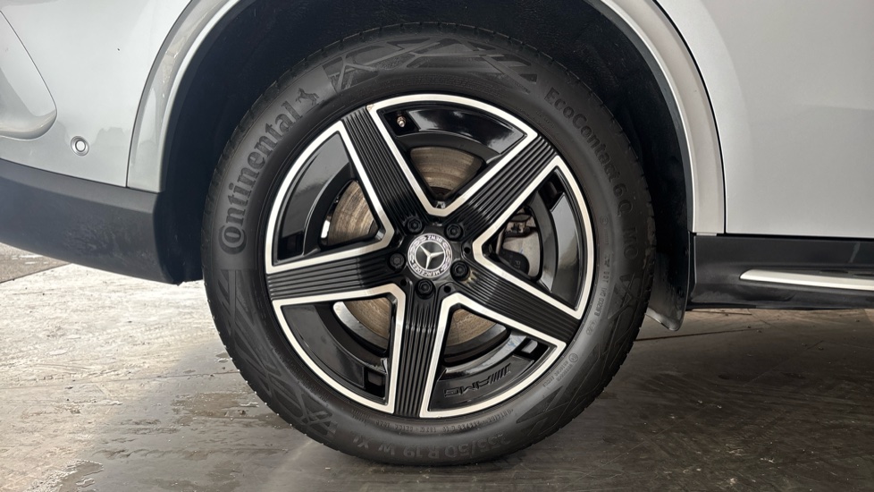 MERCEDES GLC Image 19