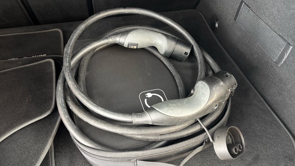 MERCEDES GLC Image 22
